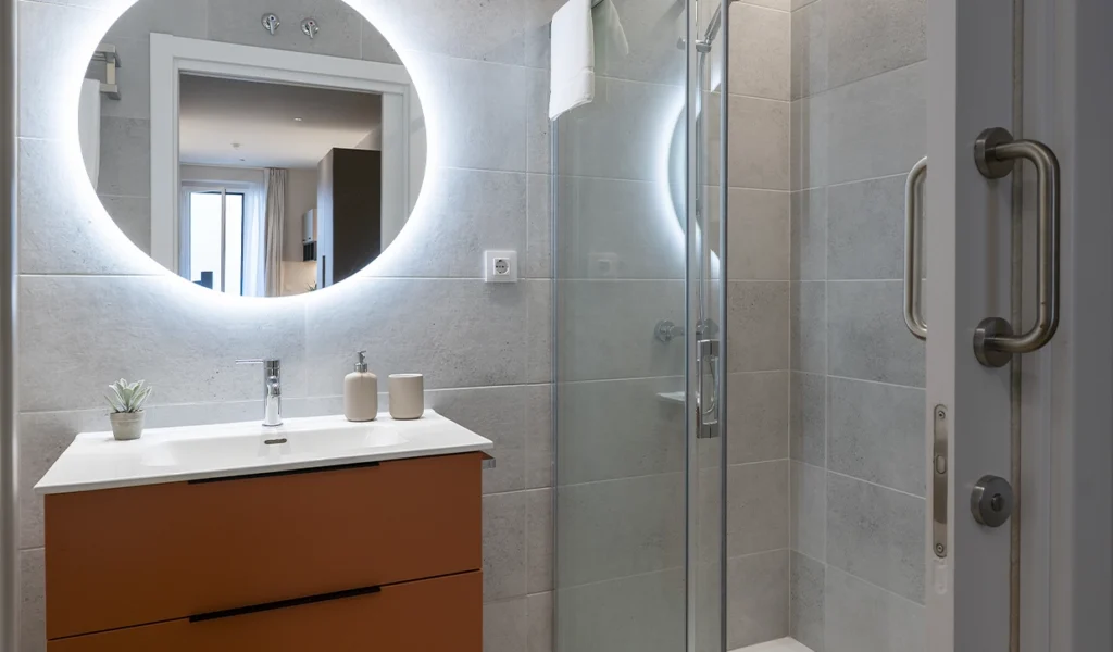 Baño privado moderno en co-estudio en Vitoria-Gasteiz